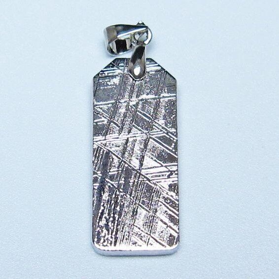 ギベオン ペンダント 隕石 メテオライト 一点物 おまかせ便 112-13424