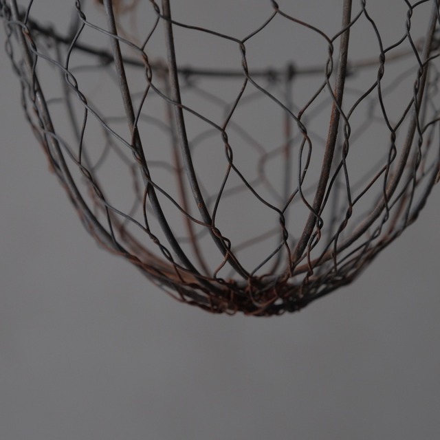 Hanging basket