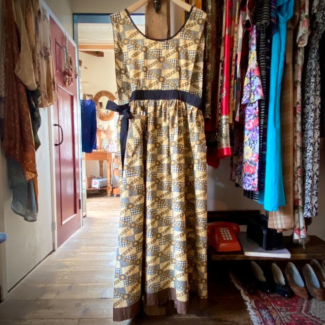 Vintage Apron Long Dress ヴィンテージエプロンワンピース Mother Meets Vintage ヴィンテージ 古着とレトロワンピースのお店