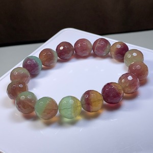 no3.多彩な変わった色合いフローライト・ブレスレット