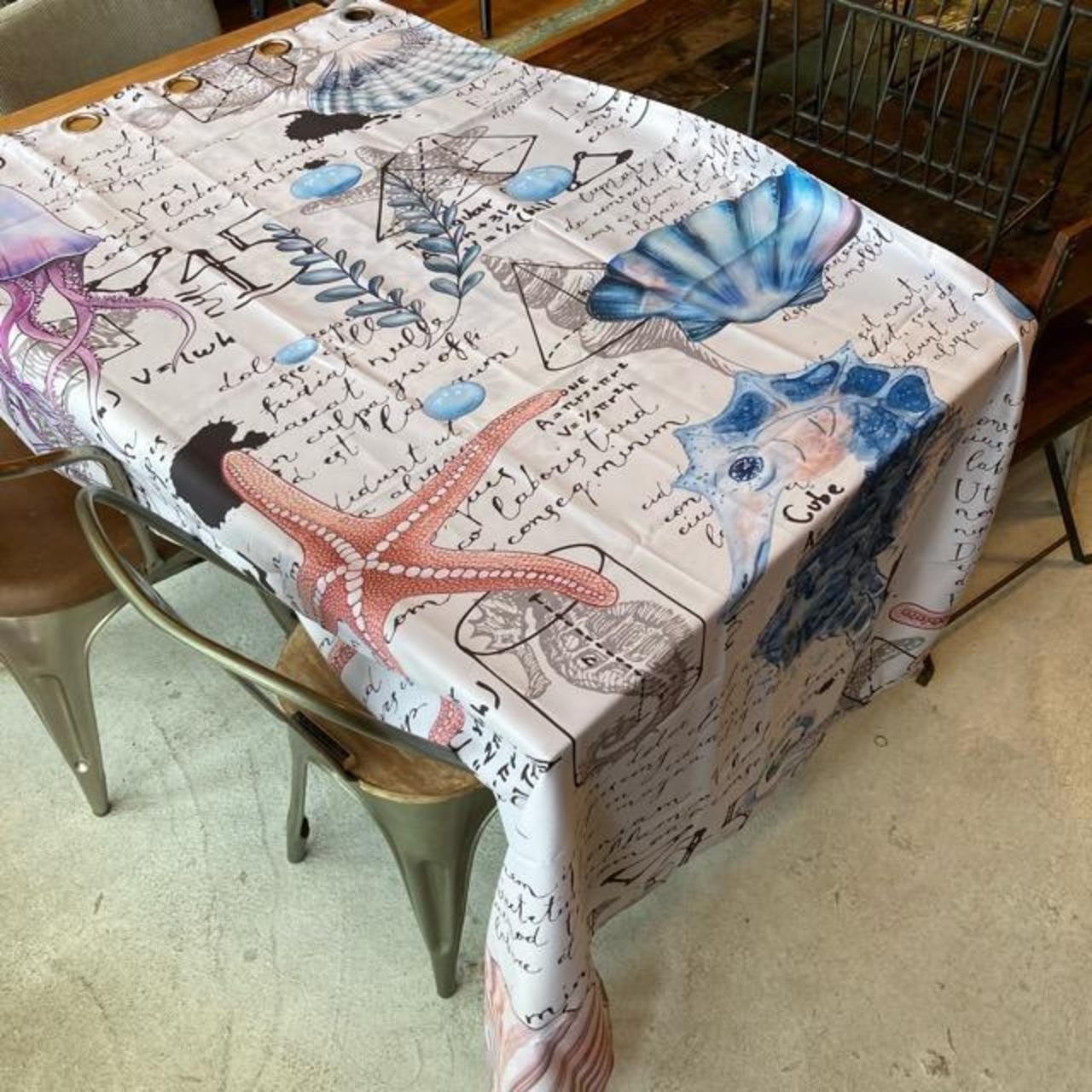TOPANGA Fabric　マリンドリームカーテン　135×180cm　全2種　ヒトデ　インテリア　カーテン　タツノオトシゴ　ソファ　カーテンポール　カフェカーテン