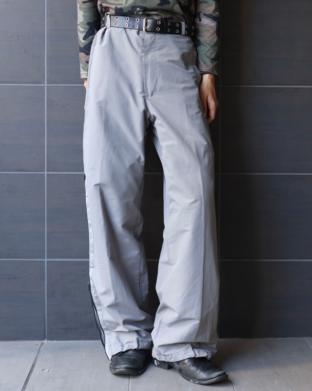 zip detail nylon pants
