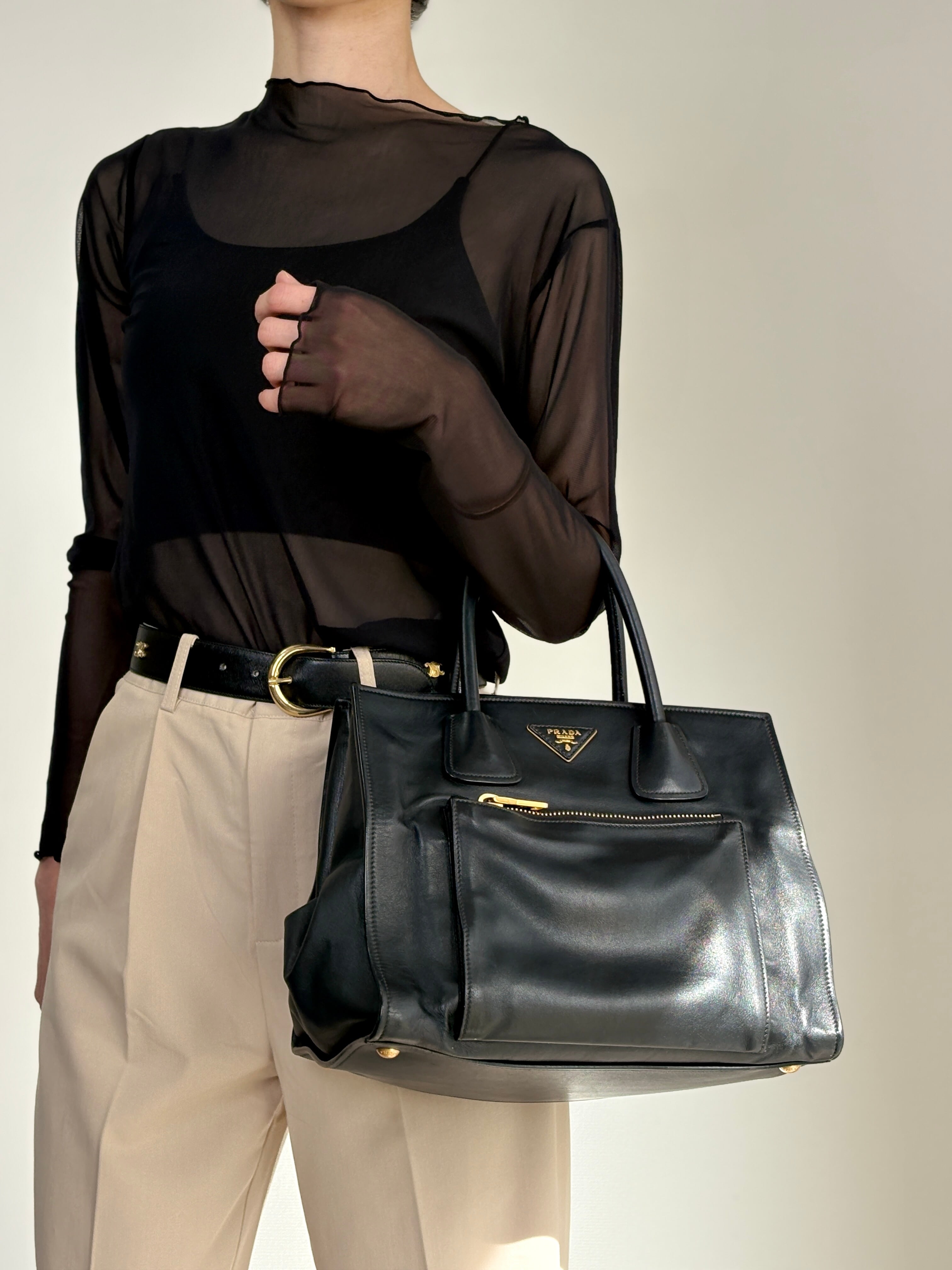 PRADA プラダ ショルダーバッグ ブラック トライアングルロゴ レザー 2WAY vintage ヴィンテージ オールド d2mxxu