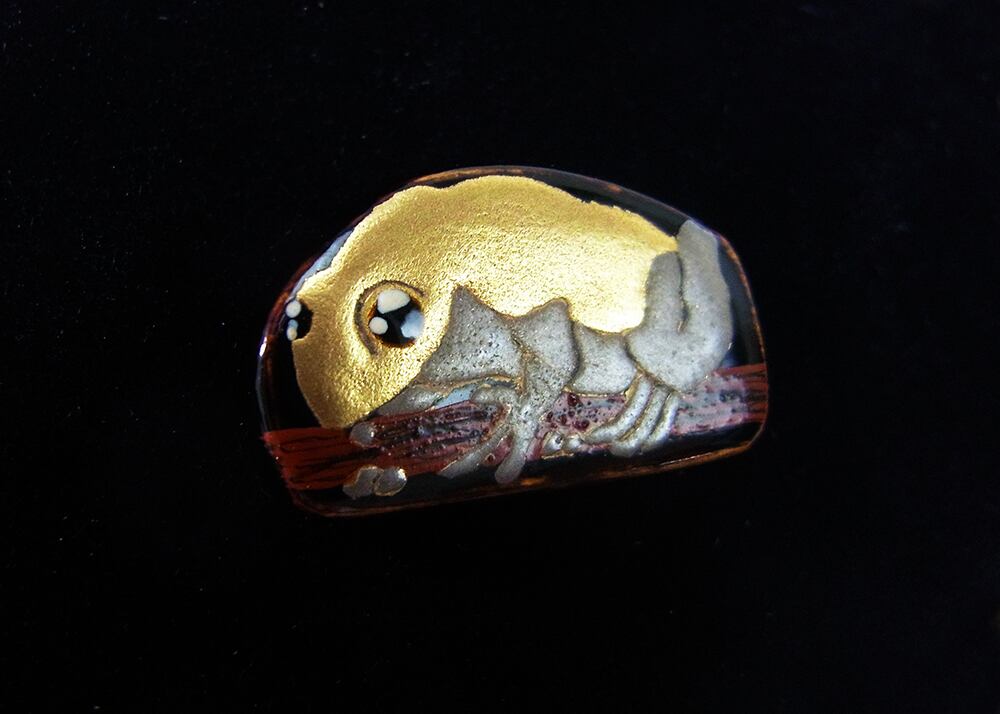 蒔絵 カエルピンブローチ 蛙 木製留漆 楕円 No.07 | caeru