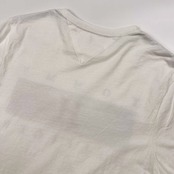 TOMMY HILFIGER トミーヒルフィガー ロゴプリント 刺繍入り 半袖Tシャツ サイズ S /ホワイト/フラッグ