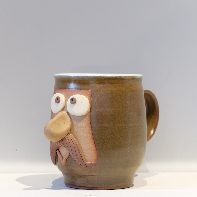 BROWN by 2-tacs＜ブラウンバイツータックス＞FUNNY FACE MUG