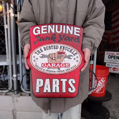 アンティークアメリカンエンボスサイン◆Busted Garage◆ブリキ看板　ダイカット　ショップ