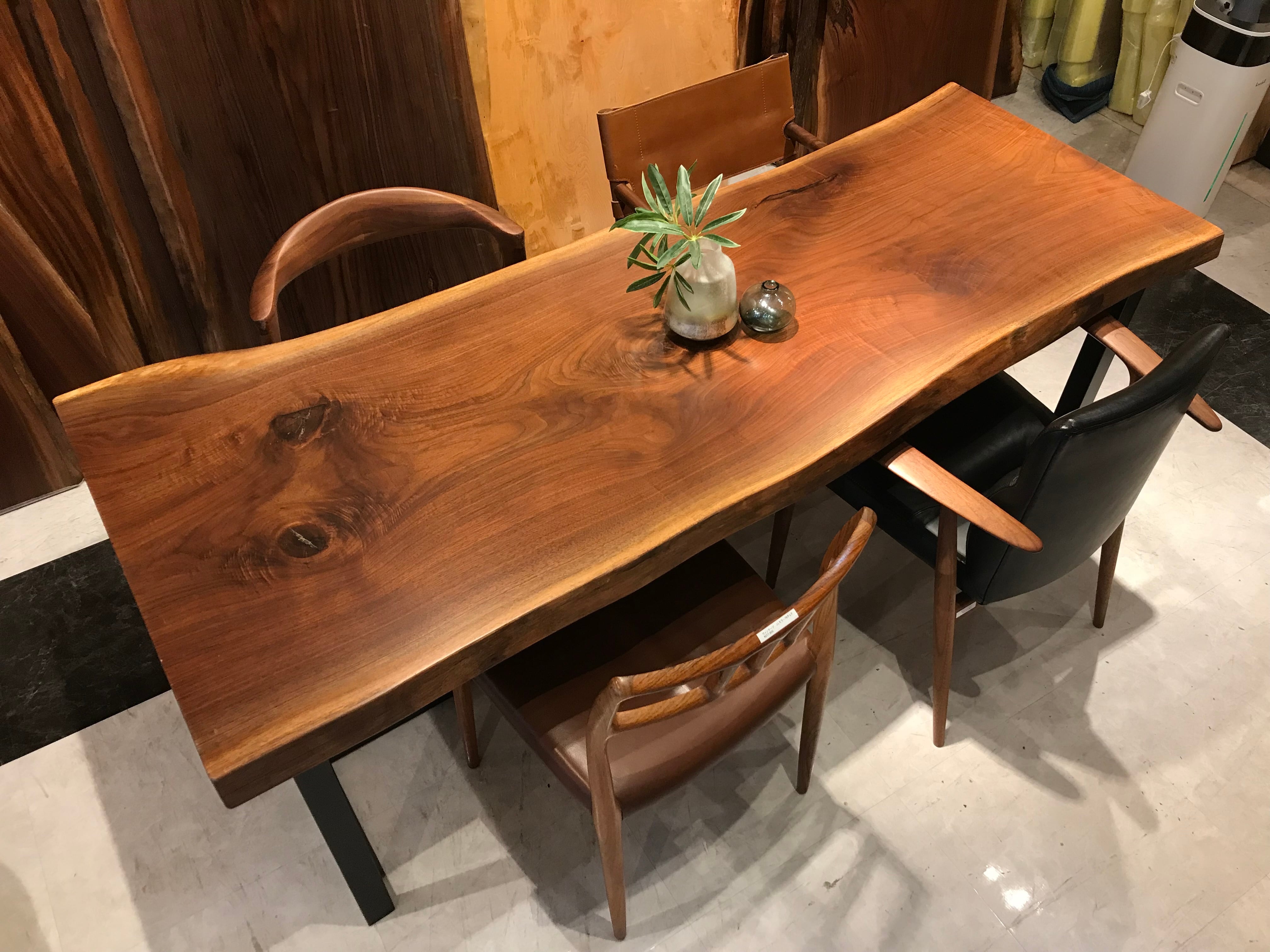 ウォールナット_1940×700-720-770×57_横浜元町店_テーブル天板/一枚板