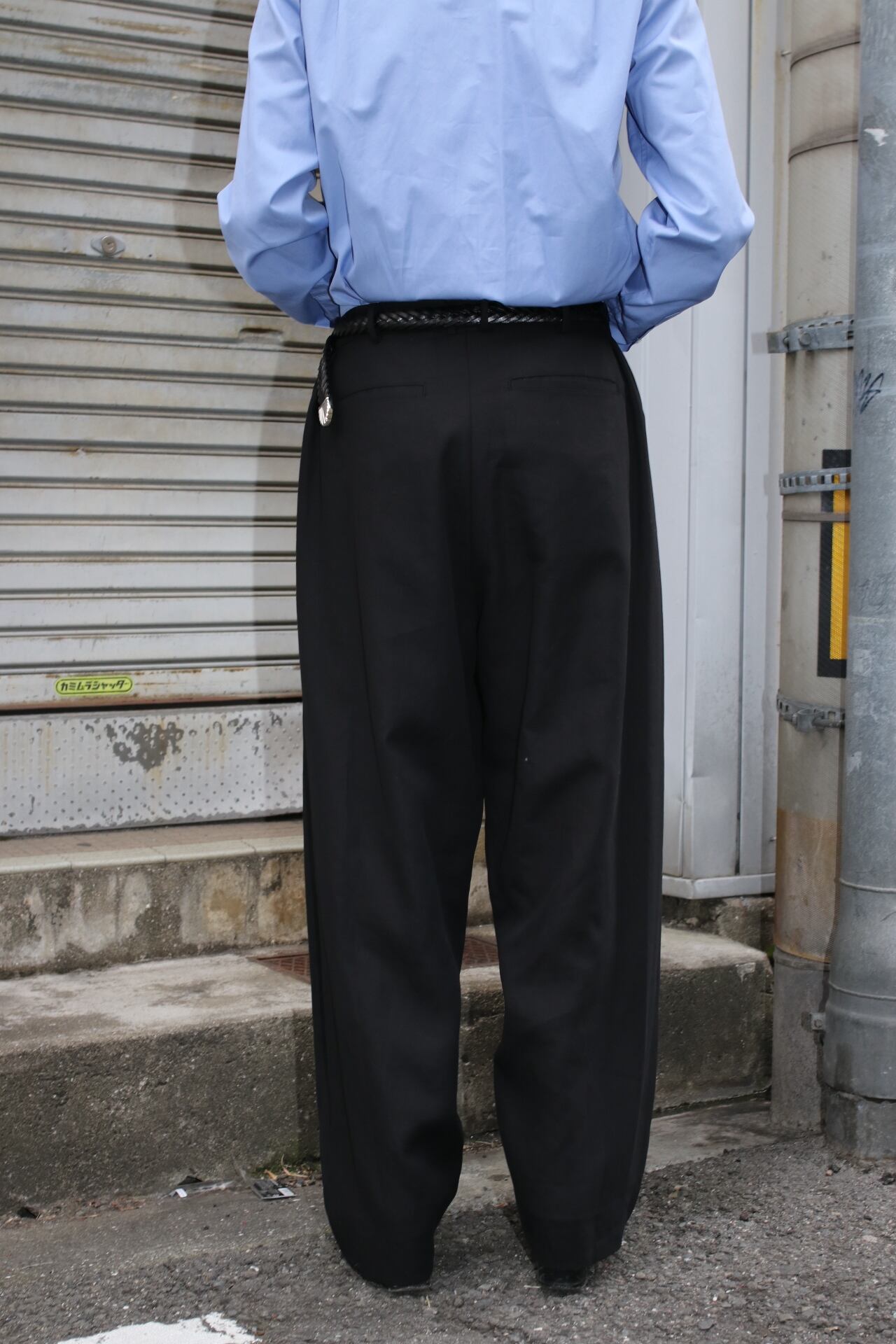 26SS】SOSHIOTSUKI SEAMLESS SIDE FOLD WIDE PANTS (CHARCOAL GREY