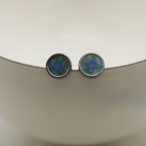 Stud earrings10