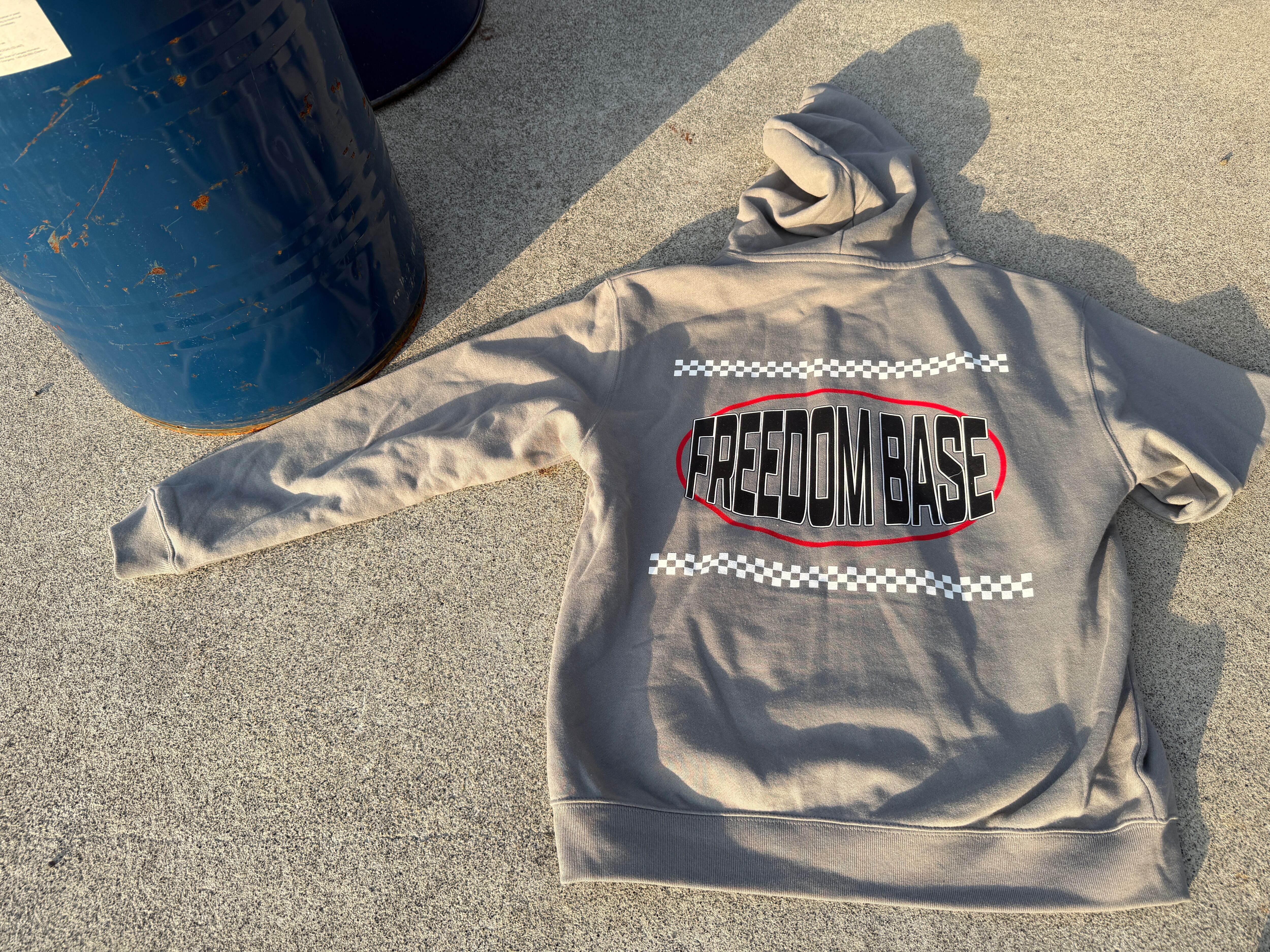 カーケアオリジナルブランド！「FREEDOM BASE」ジップパーカー
