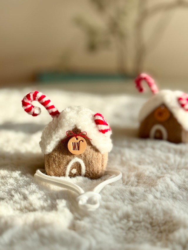 gingerbread house hat from WETNOSE 猫 帽子 クリスマス