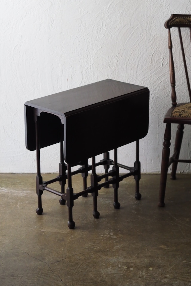スパイダーレッグテーブル-antique spider leg table
