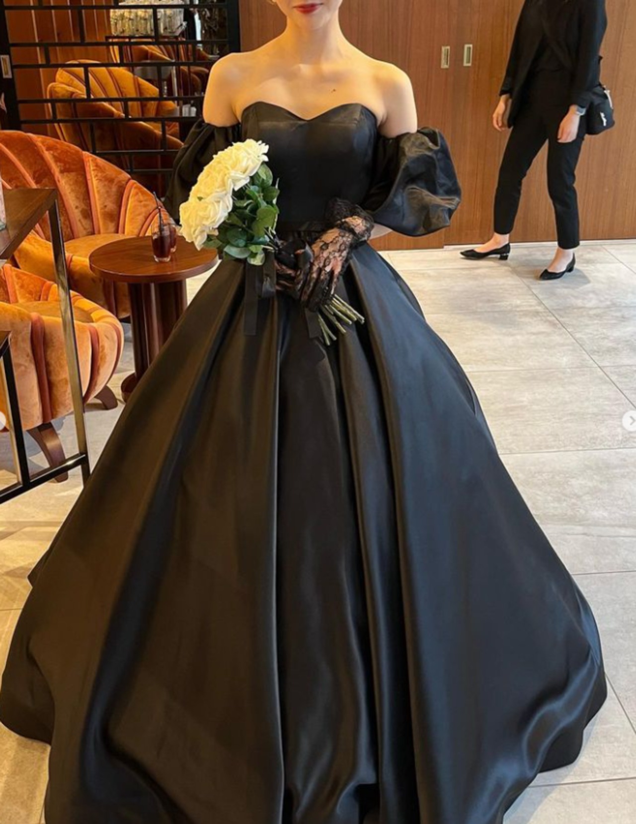 パーティードレス パフスリーブ 2次会/合コン/デート ブラック 光沢  