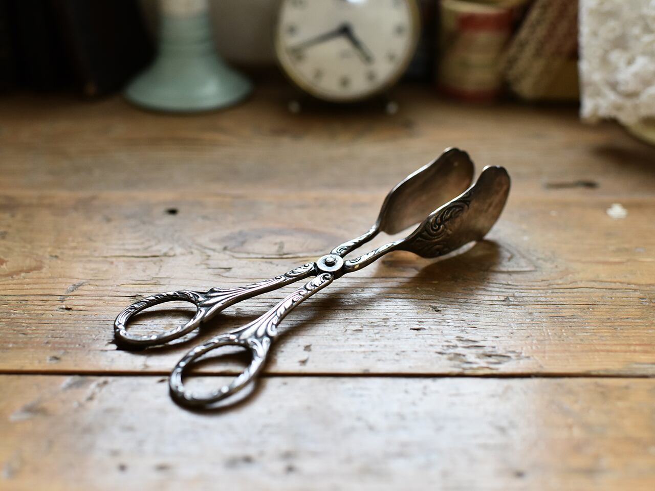 装飾が素敵なサーバートング(B) フレンチブロカント