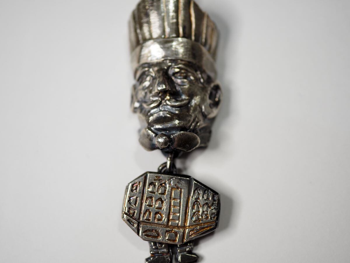 河崎実監督公式グッズ 『三大怪獣グルメ』ジャンボコック ネックレス