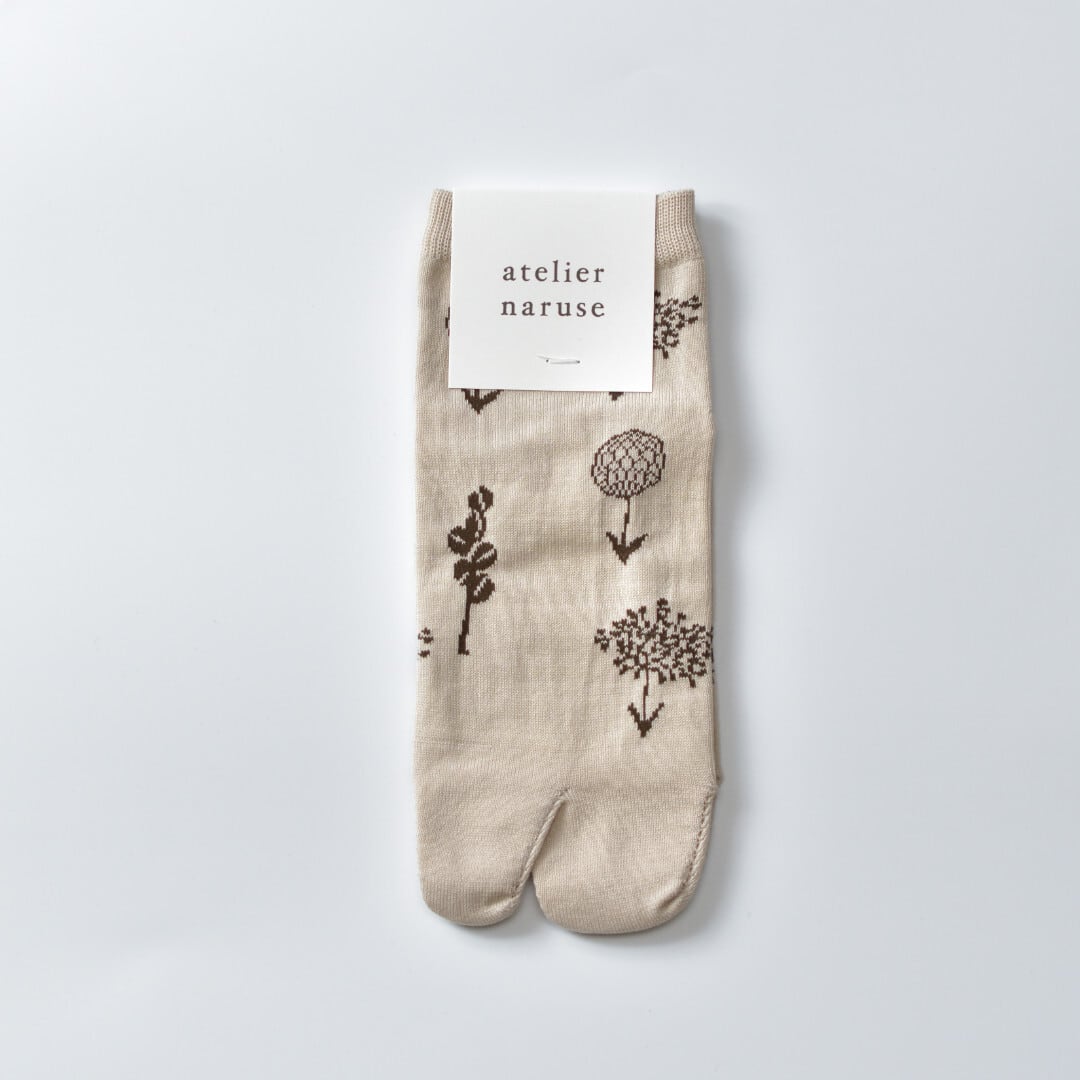 atelier naruse アトリエナルセ コットン・monotone flower ショートタビソックス 足袋の様な少し変わった靴下です