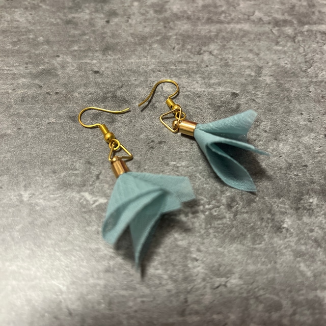 花柄ピアス