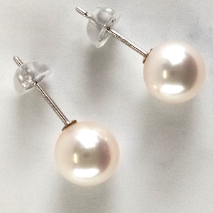 「一粒の清楚な美しさ」アコヤ真珠約7.5mmピアス　※金具はK14WGまたはK18  よりお選び可能