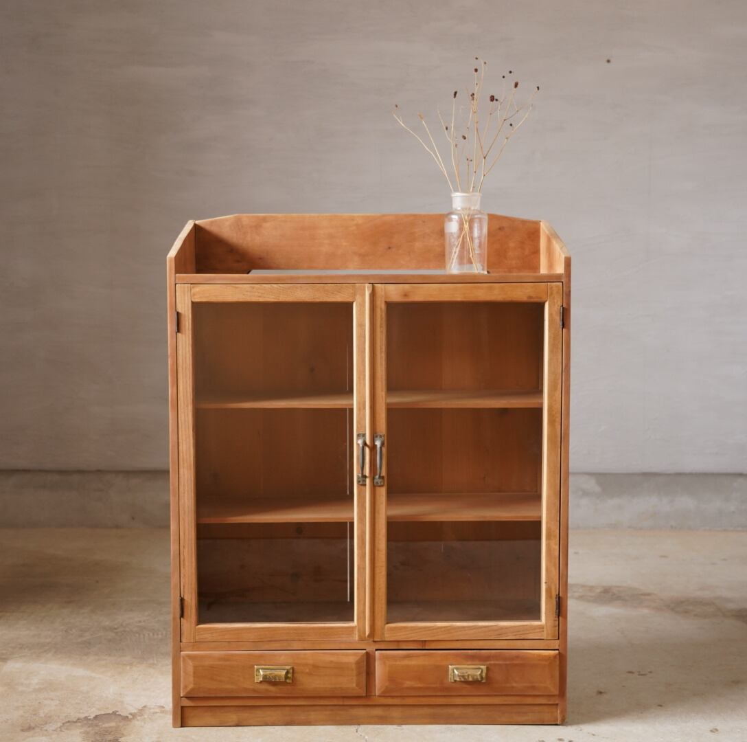 古い開き戸のキャビネット【売約済】