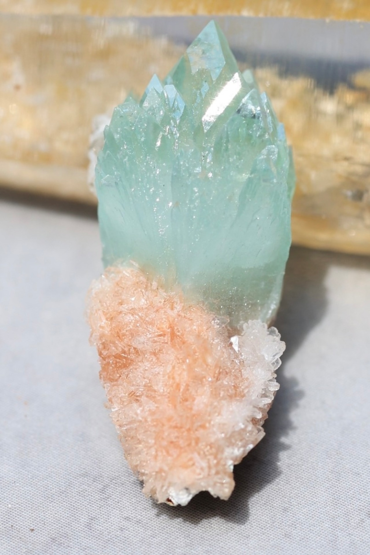 グリーンアポフィライト × ヒューランダイト 「輝く人参」Green Apophyllite × Heulandite ◇ 天然石・鉱物・パワーストーン・原石 | st00353