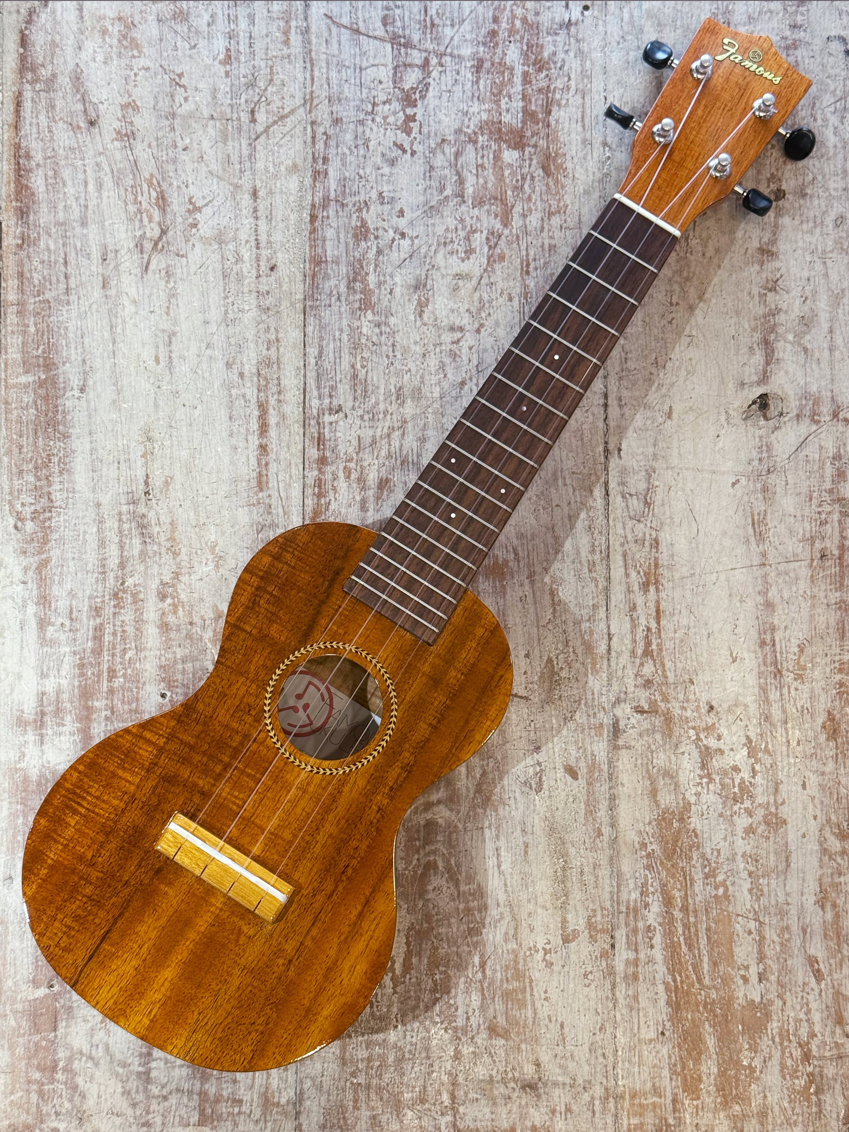 ウクレレ Famous FS-8LN ソプラノウクレレ ロングネック ハワイアンコア
