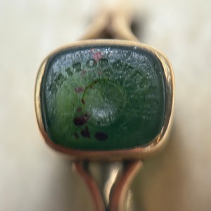 antique victorian 18ct gold bloodstone intaglio ring "attend to time"