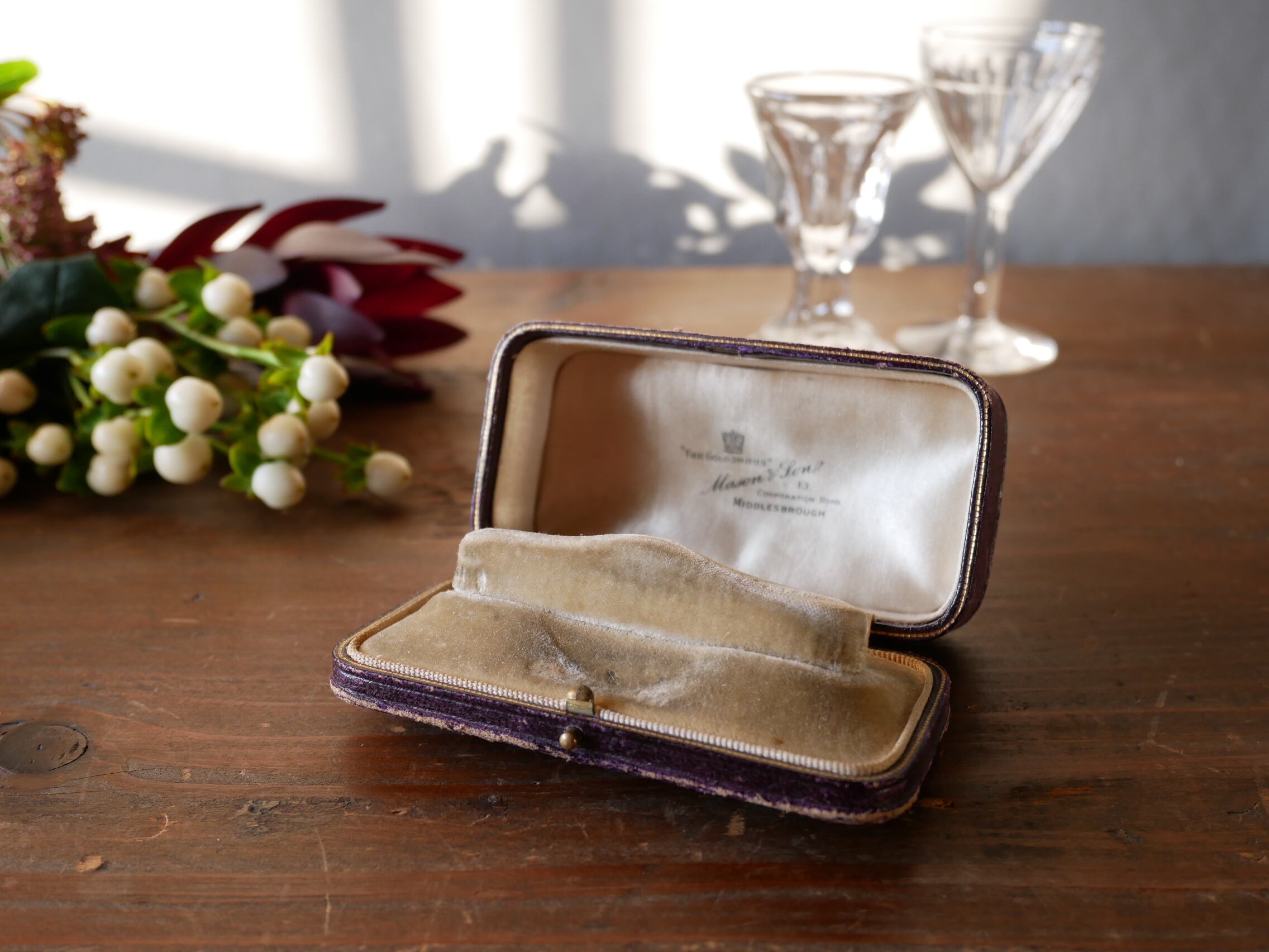 antique jewerly case from England アンティーク ジュエリーケース