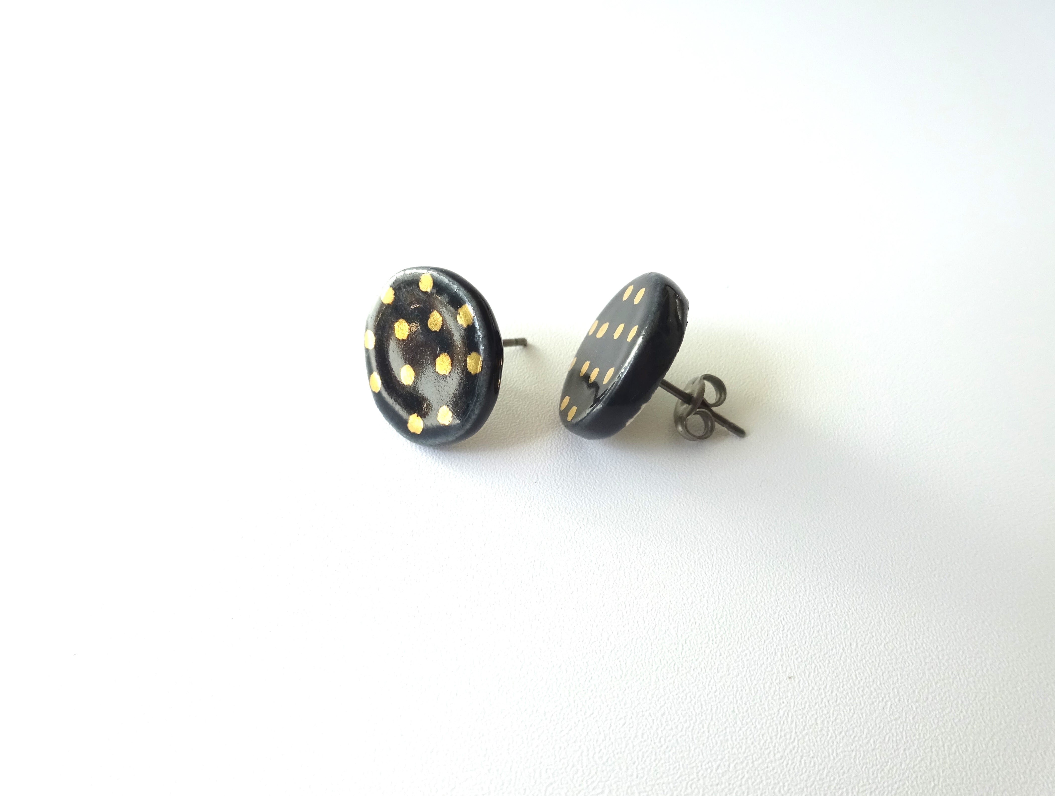 金彩dot round pierce／earring（黒）