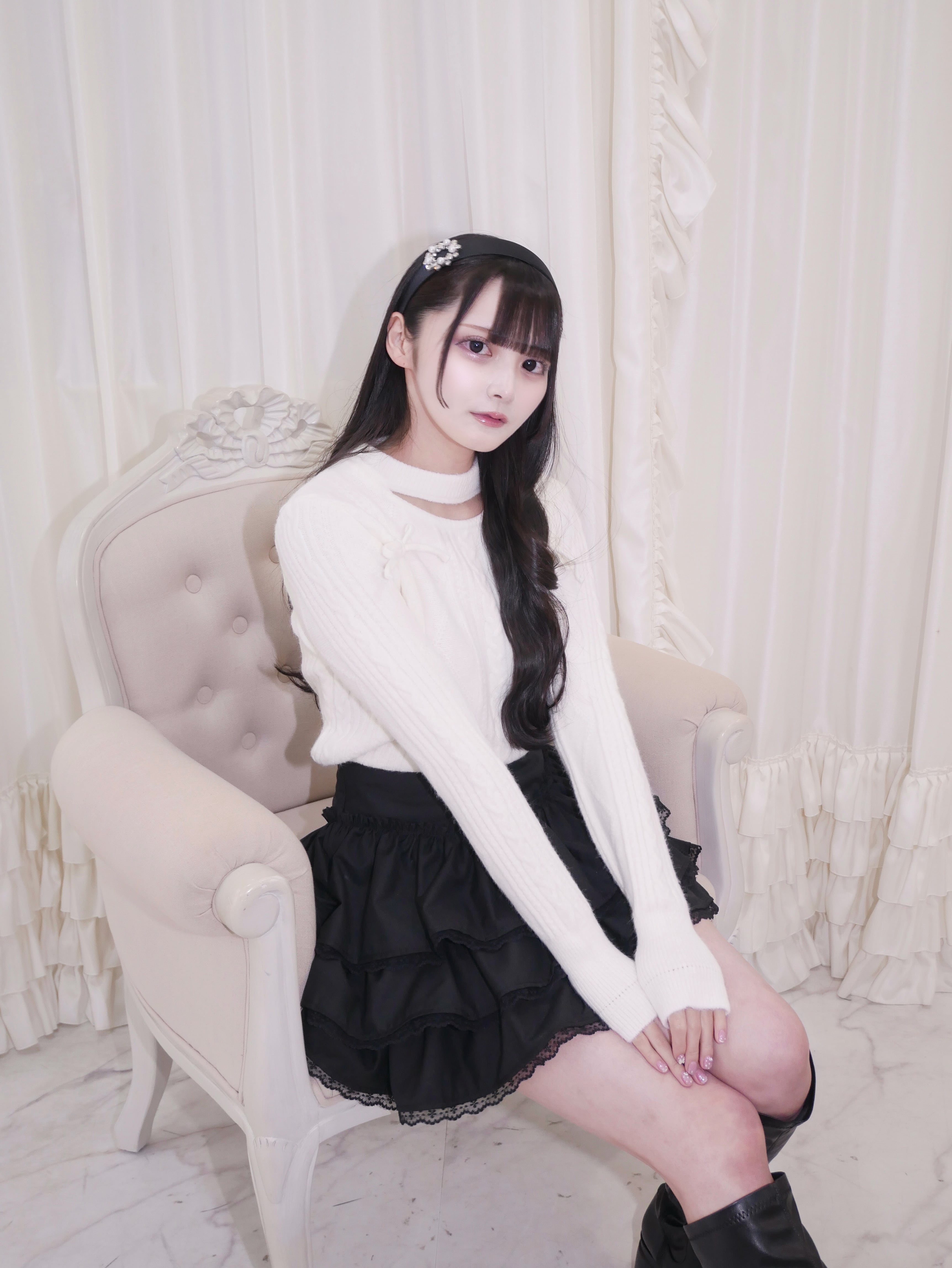 front cut ribbon knit