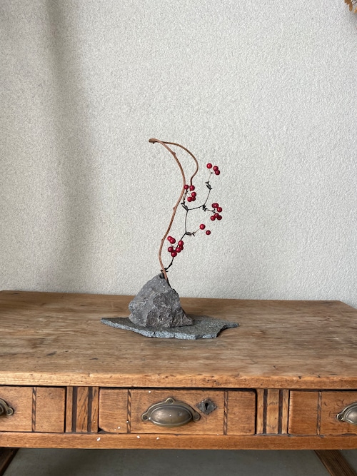 120 石の花器・石の敷台・枝ものセット