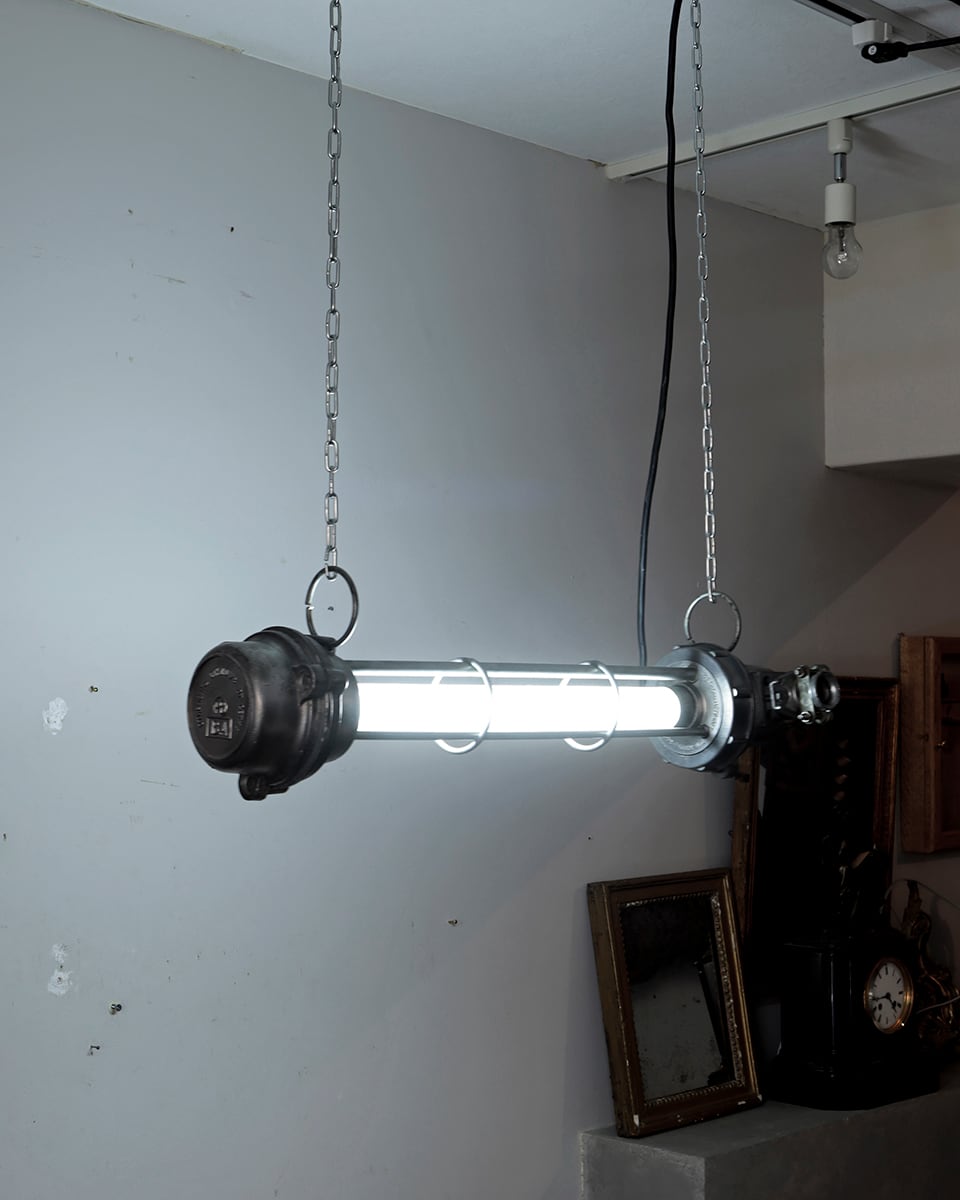 インダストリアル好きな方に♪ チューブランプ