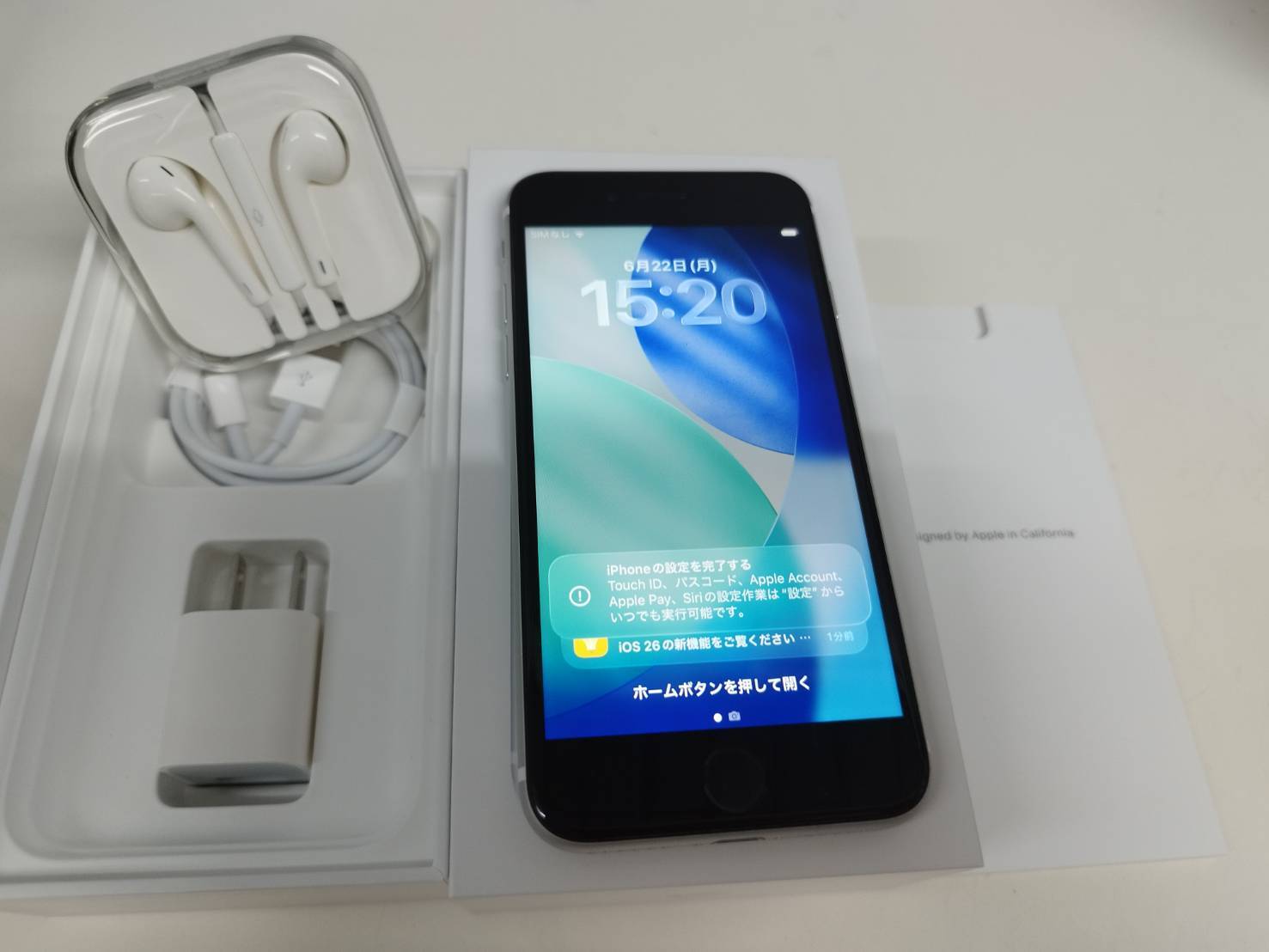 SIMフリー】iPhone SE 第2世代/A2296/64GB/ホワイト〈MHGQ3J/A〉(6