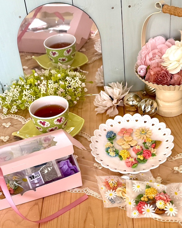 花を贈るように……食べられるお花*あんこの焼き菓子ギフトBOX
