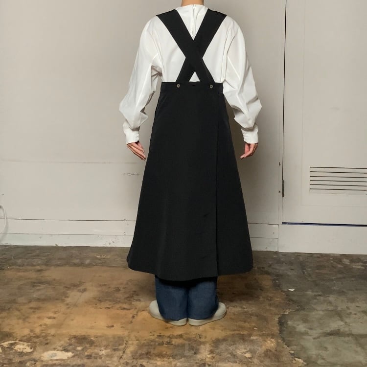 ワンピースエプロン | ROUND COUNTER - Specialty Coffee and Counter