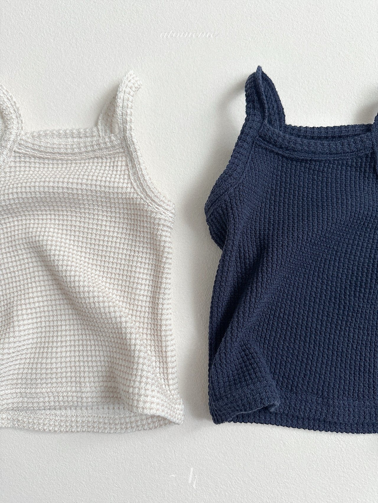 [atomeme] Nicole Sleeveless Tee / [아토메메] 니콜나시티