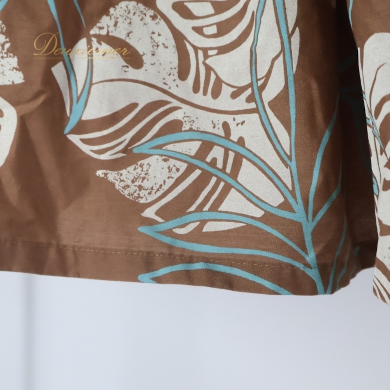 フラダンス 衣装 パウスカート ブラウン系 ナニプア 日本製 ハワイアンプリント アロハ フラ ダンス レッスン 練習 植物柄 nanipua グランジ加工 かわいい おしゃれ シングル スカート 大人っぽい ホワイト系 ブルー系 茶 白 水色 バルーンスカート ゴムウエスト 軽やか ファッション トレンド カジュアル おしゃれ着 レディース