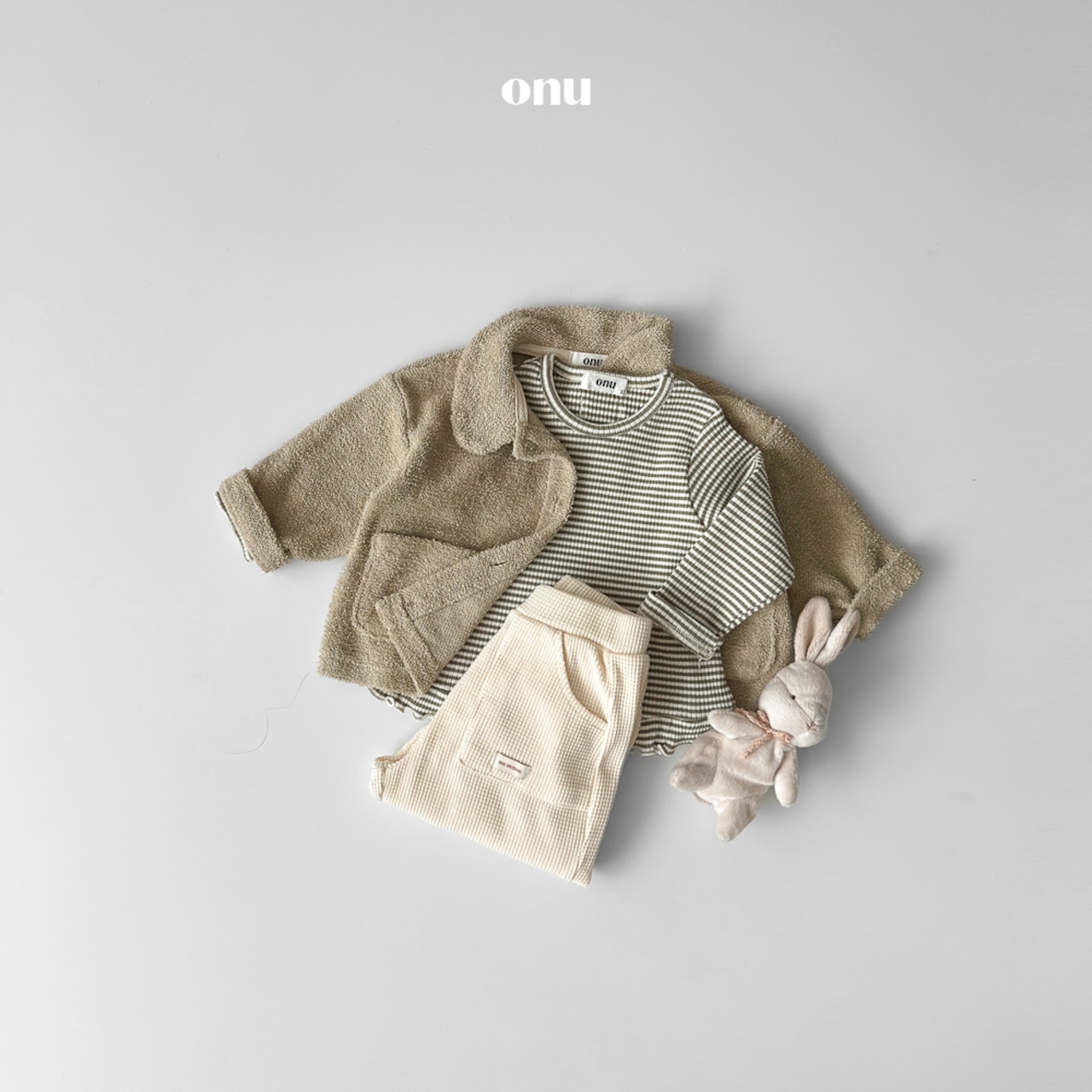 ONU 26/SS Collared Cardigan
