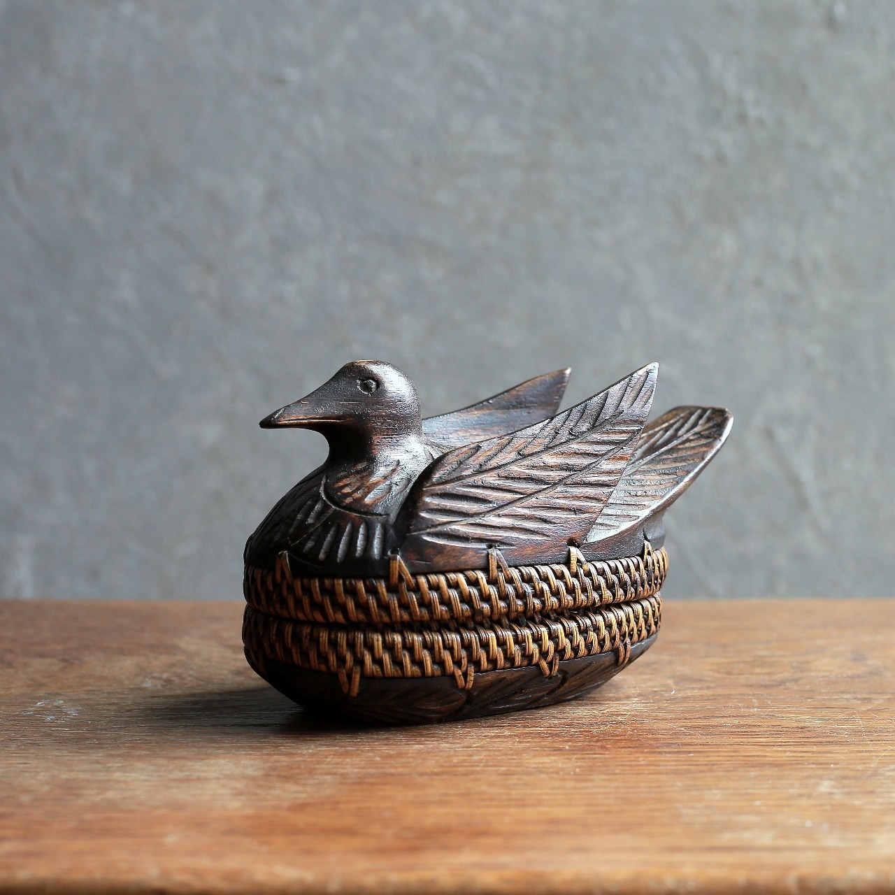 鳥が見守る、小物入れ 8