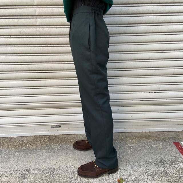 『送料無料』イージースラックスパンツ　センタープレス　ポリエステル　ユニセックス　グリーン