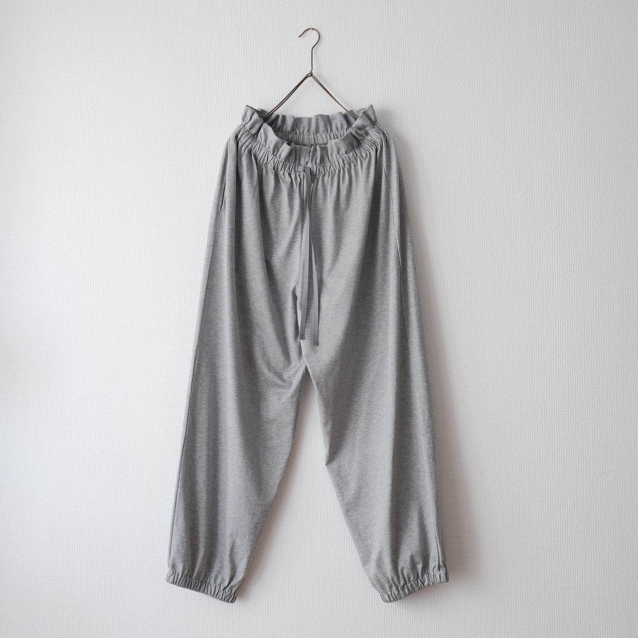 white label］smooth pants | SALUÉ