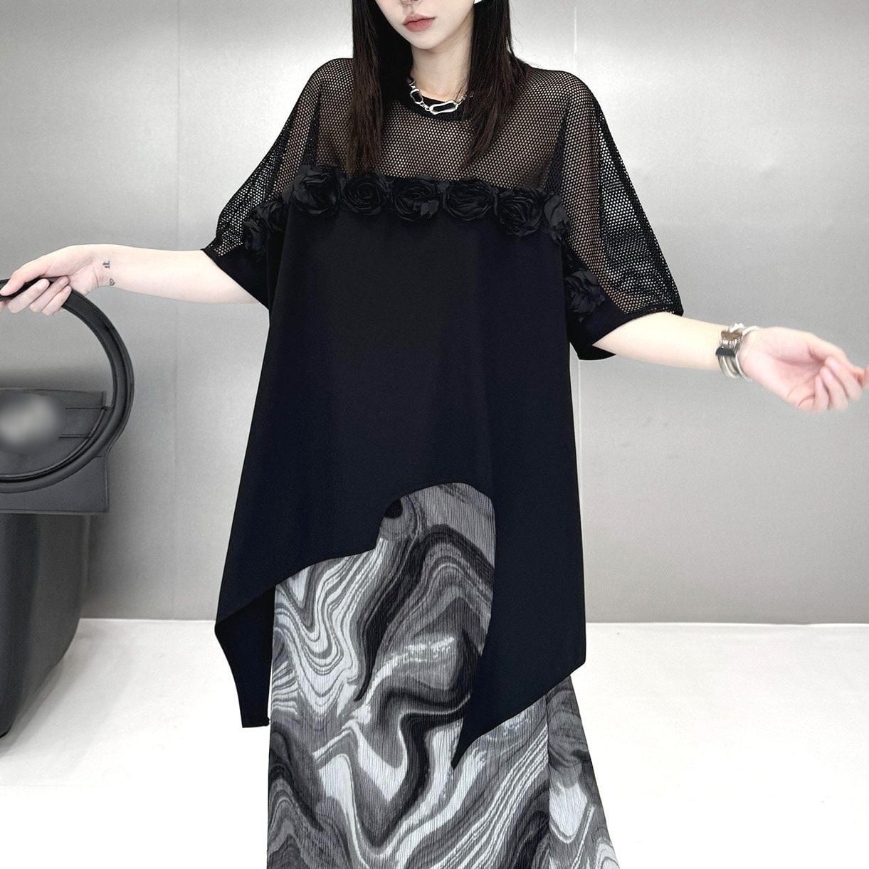 MESH FLORAL ASYMMETRIC LOOSE SHORT SLEEVE TOP M-17732