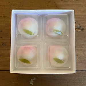 上用まんじゅう　桃・４個入　（冷凍）