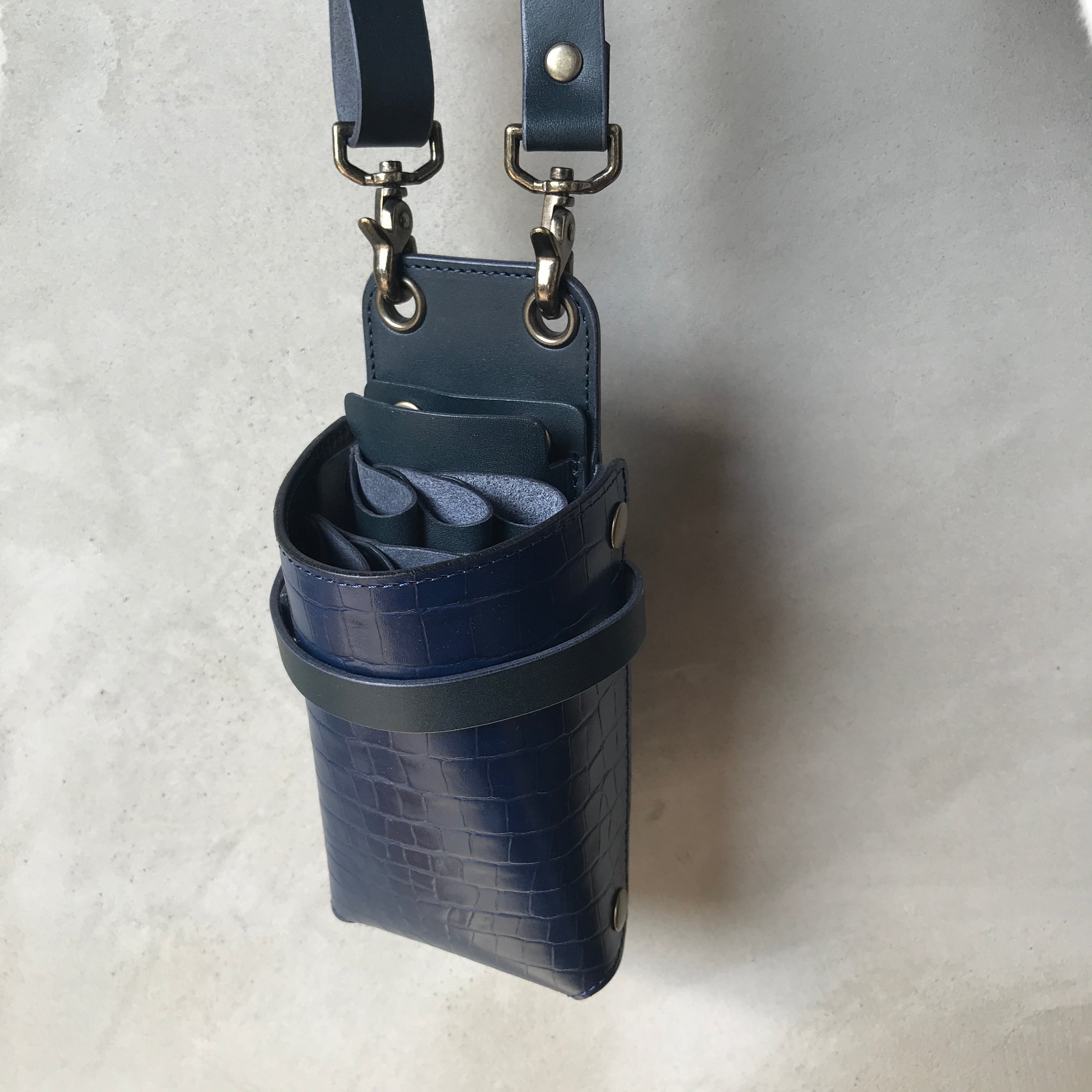 FEDERS シザーケース “CHANGE” SLIM 5丁 ヌメ革 ネイビー | FEDERS