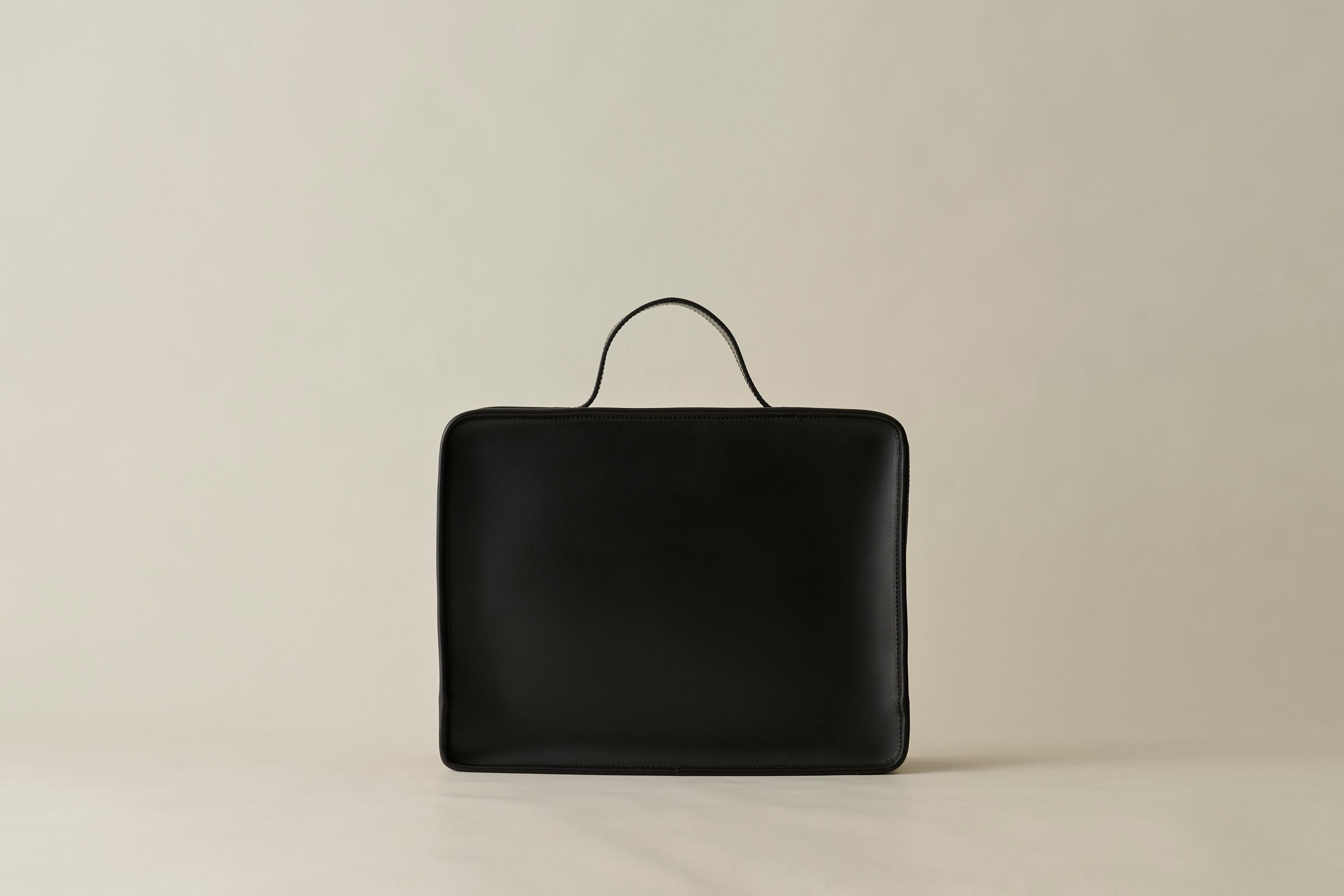 Leather Notebook Bag | LIFESTYLIST