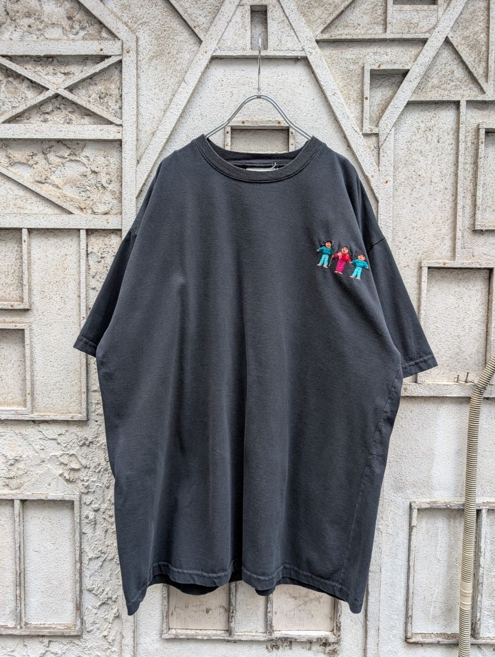 "WORLD PEACE" children of earth embroidered tee