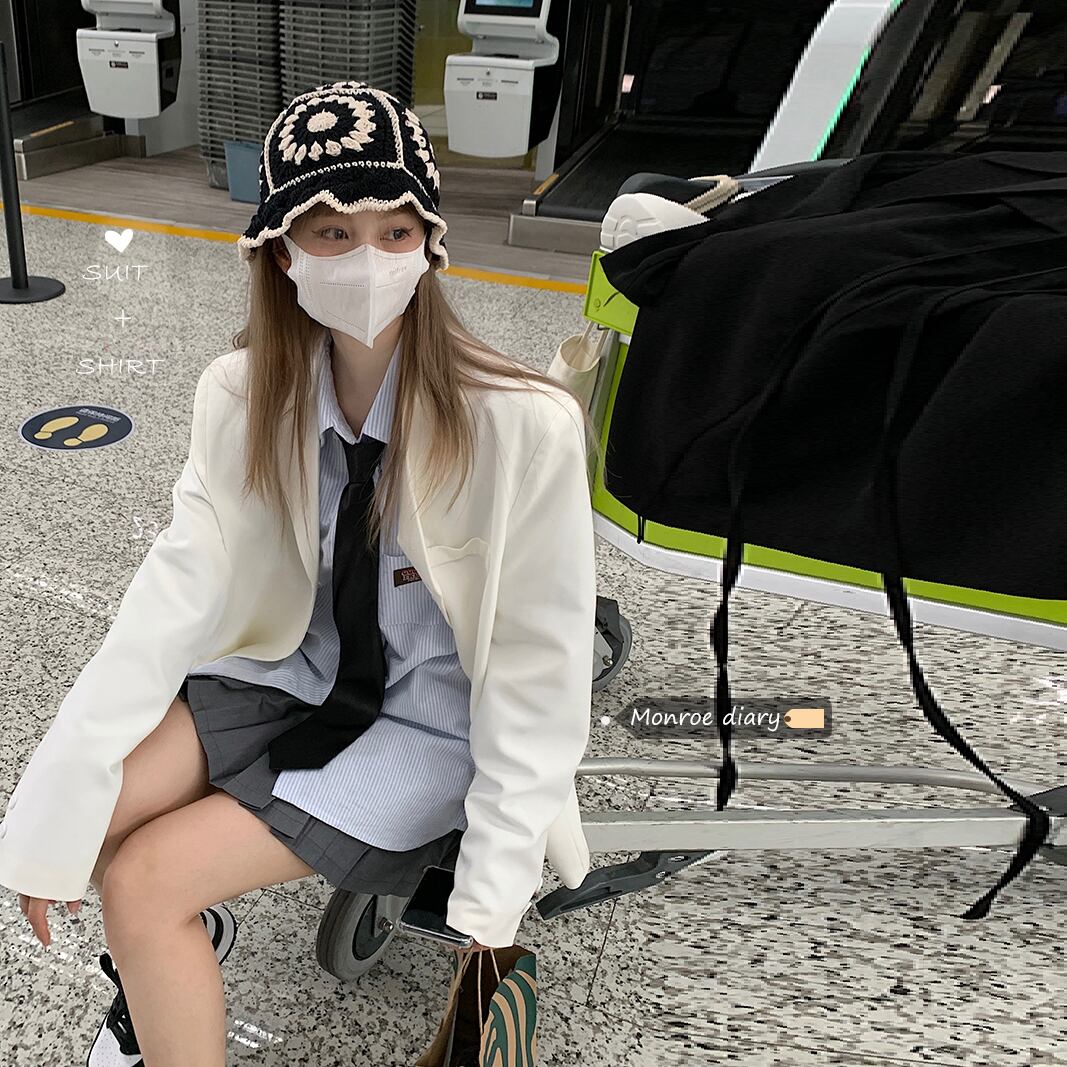 ホワイトカジュアルジャケット スプリングオータム薄手 春物 秋物 モンロー9030537799