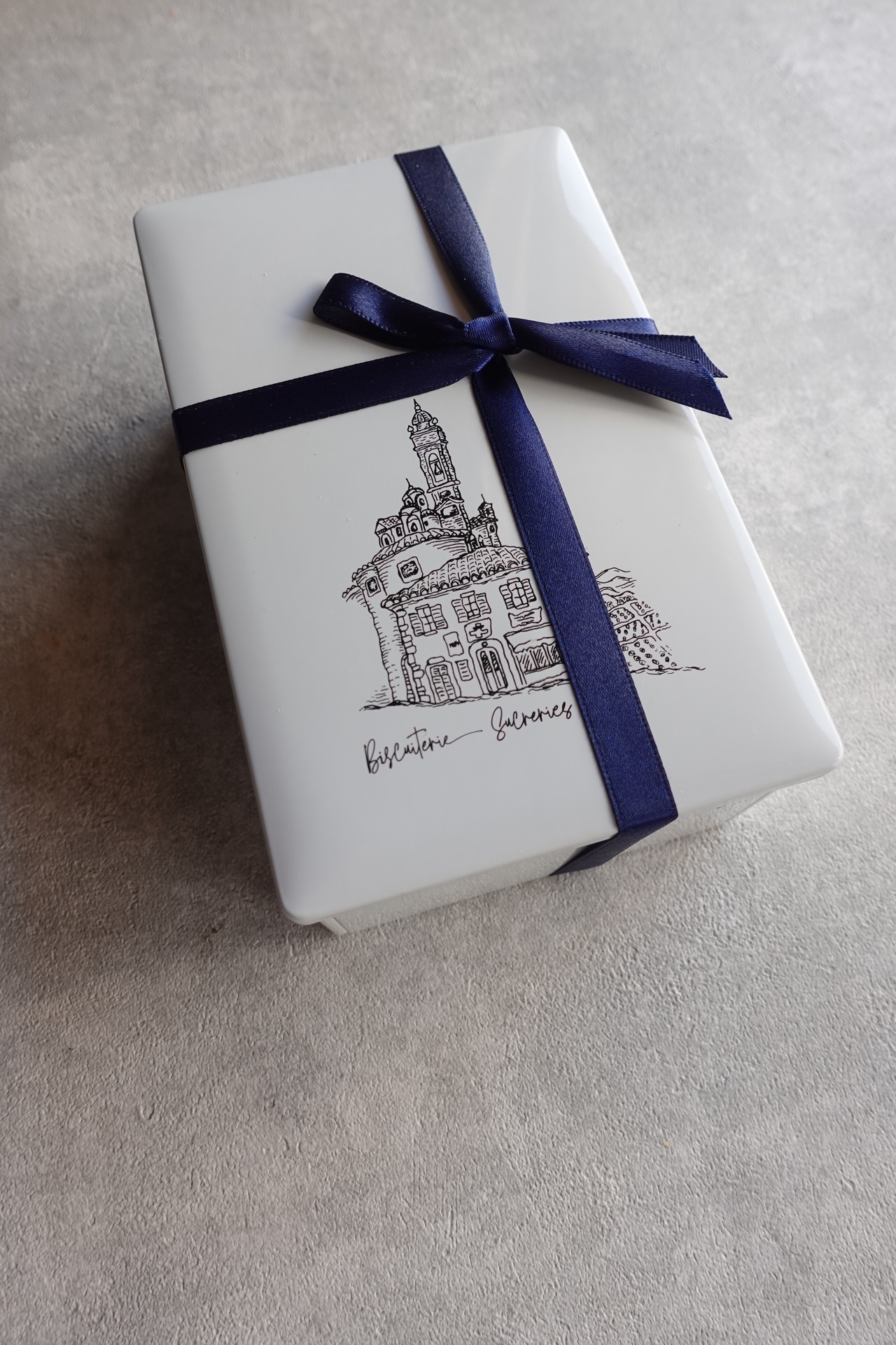 Sucreriesオリジナルクッキー缶2025ver3(10/31より発送)