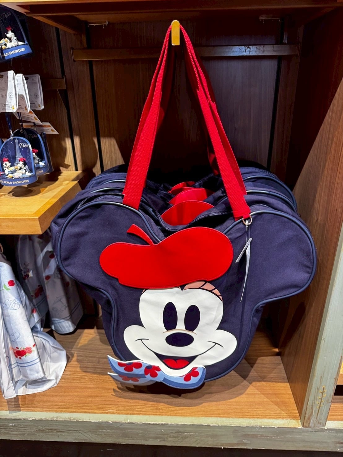 ミッキー　ラウンジフライ　ショルダーバッグ　ミッキー　フェイス　バッグ　紫　ラメ ミッキー 3D ショルダー 10月22日発売 【Loungefly】（ラウンジフライ