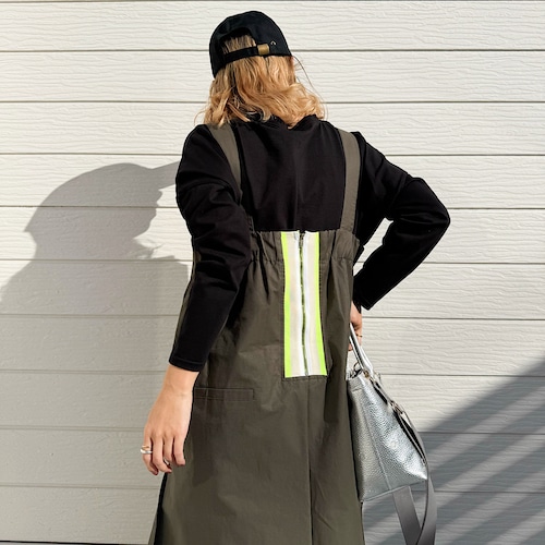 バックドッキングプリーツワンピース